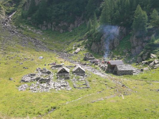 Refuge Bivouac Amedeo Pirozzini all’Alpe del Lago, Commune de Pieve Vergonte